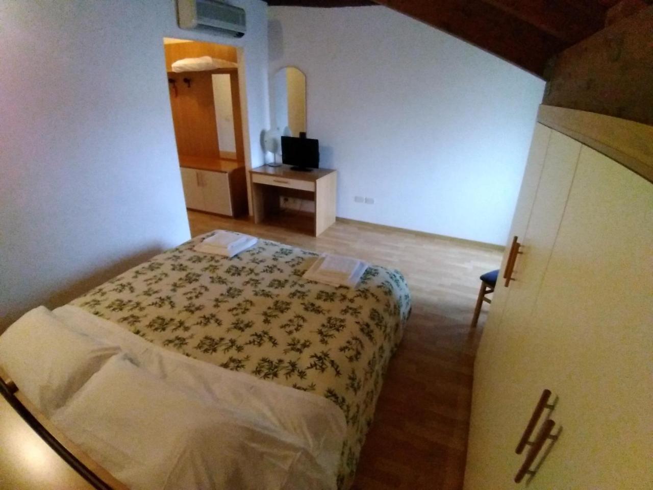 Hotel Oasi Múggia エクステリア 写真